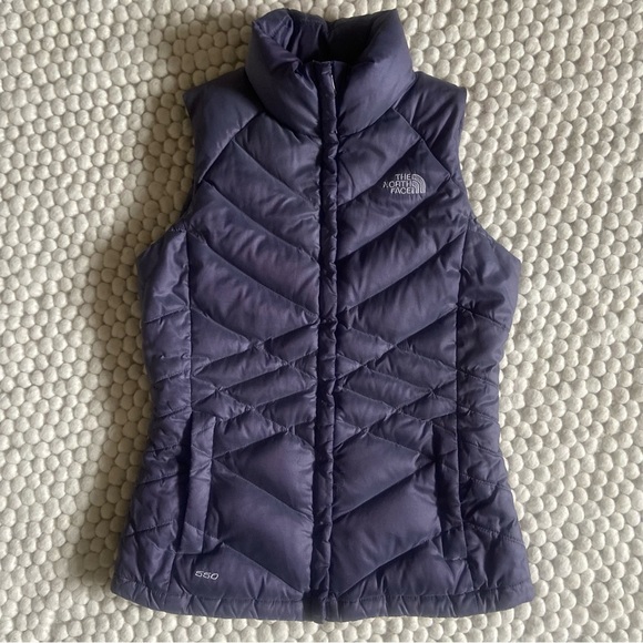 The North Face Women's light plum color Puffer Vest - Picture 3 of 17